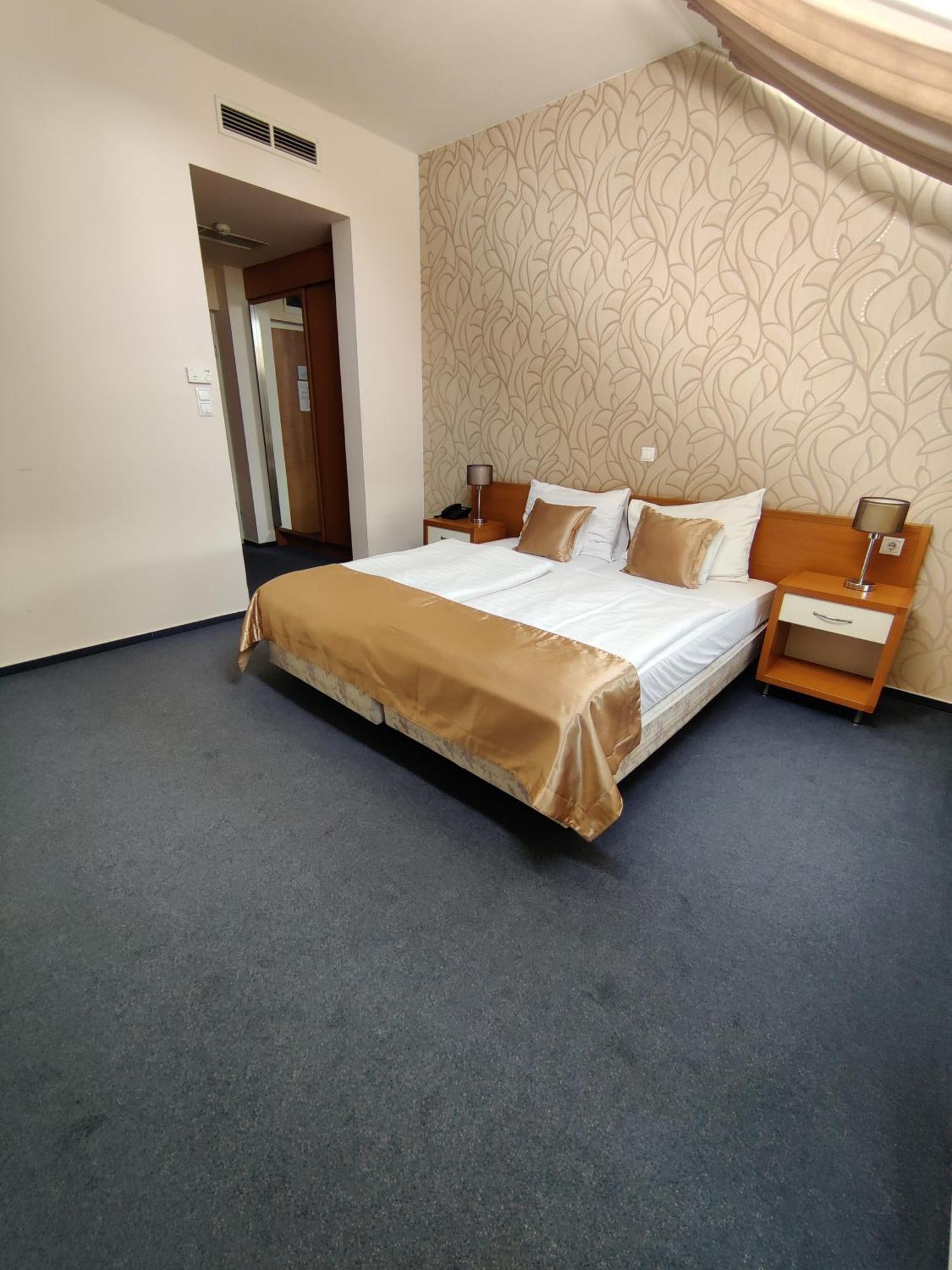 Boutique Sopianae Готель Печ